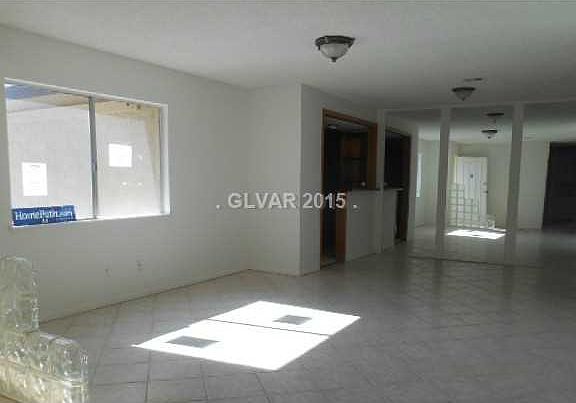 3rd image of 5426 Brady Cir