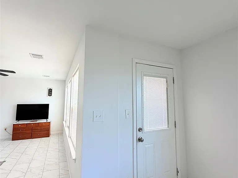 13609 Letti Ln — Photo 16