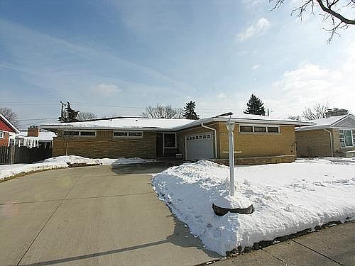 1st image of 1409 N Deerpath Ln