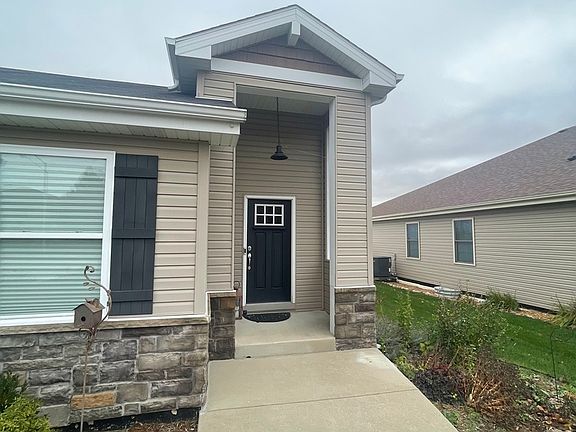 3rd image of 1877 Willow Brook Dr