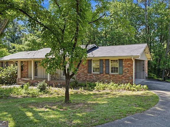 3rd image of 4845 Jennifer Ln
