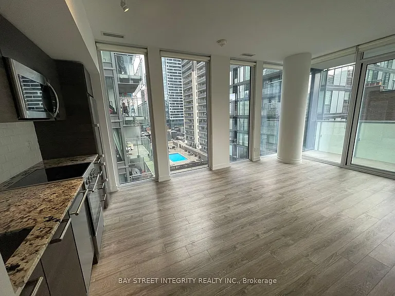 28 Wellesley St E #809 — Photo 16