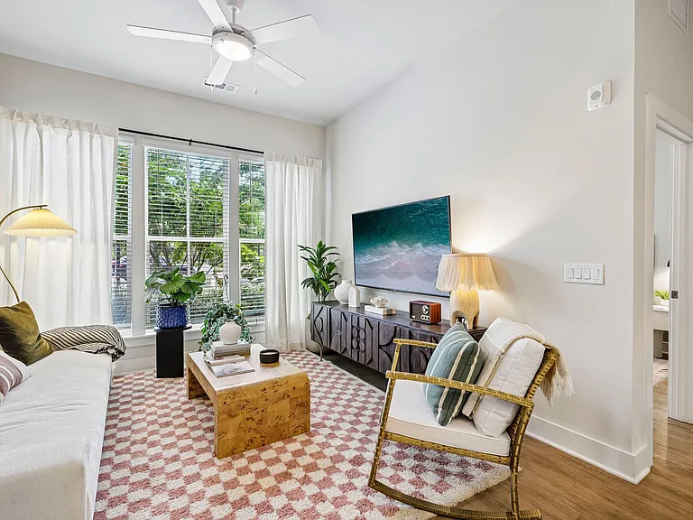 NOVEL Parkway by Crescent Communities — Photo 40
