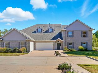 57 Duck Creek Pl, Iowa City, IA 52246