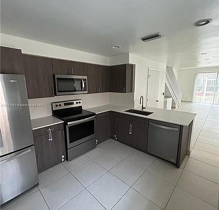 3rd image of 1485 Veracruz Ln #2-14