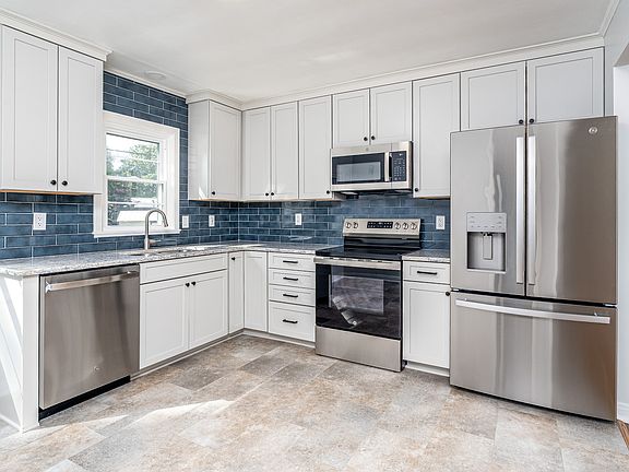 2nd image of 202 Jackson Heights Rd