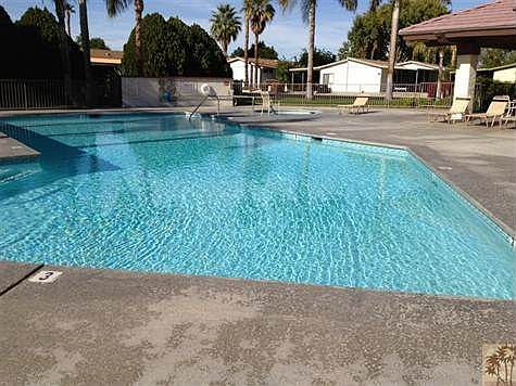 POOL AND JACUZZI......