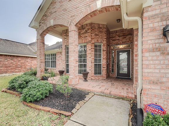 2nd image of 3401 Lakeway Ln