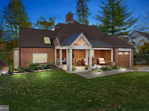 12 Chestnut Ln, Wayne, PA 19087