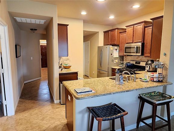 5th image of 109 Bastian Ln