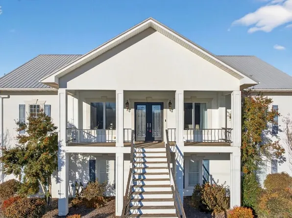 77 River Front Dr, Sparta, TN 38583