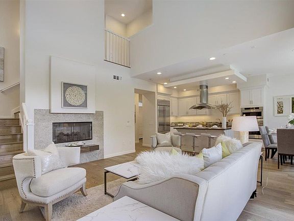 5th image of 8 Barneson Ave