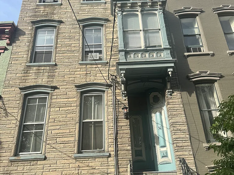 324 Hudson 1st Floor Ter — Photo 1