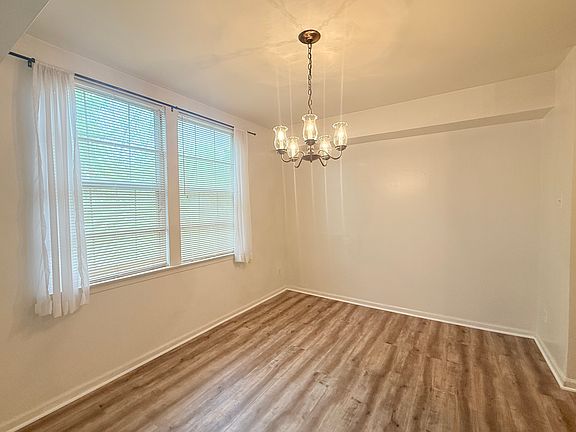 3rd image of 20317 Beaconfield Ter APT 02