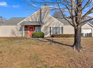 37 Village Dr, Cartersville, GA 30121