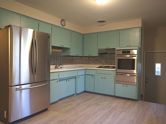 3rd image of 304 N Gay Ct