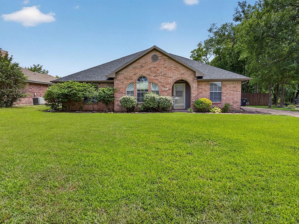 1st image of 10520 Woodland Dr