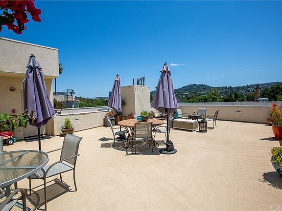 4th image of 4394 Farmdale Ave #6