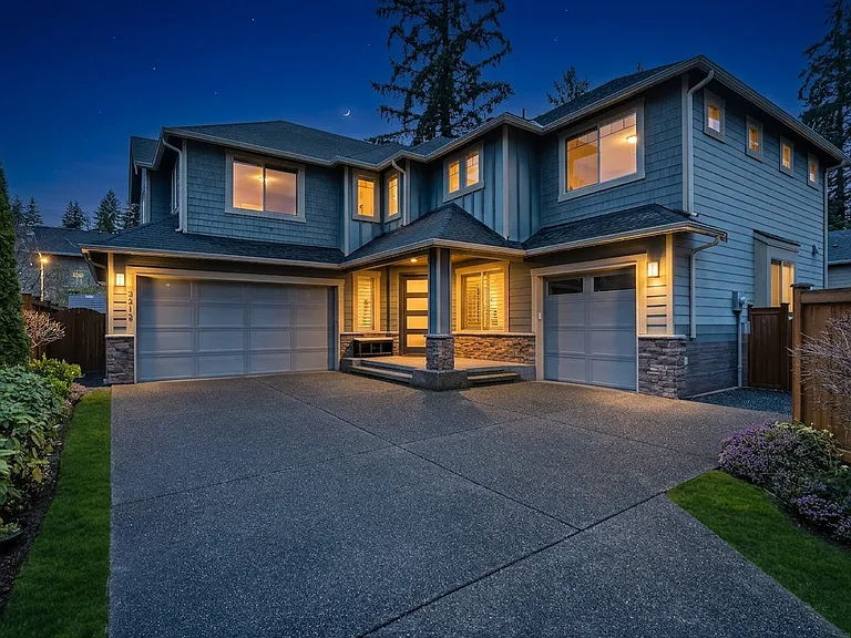 2313 242nd Pl SW — Photo 2
