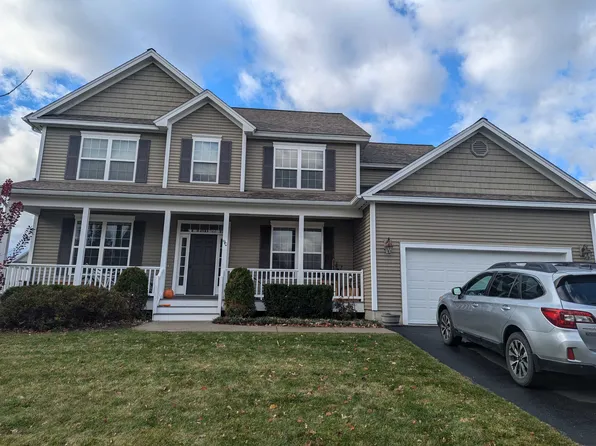90 Royal Dr, South Burlington, VT 05403