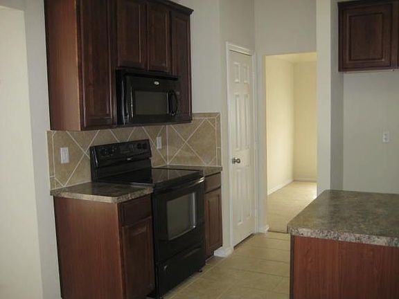 3rd image of 133 Shumard Dr