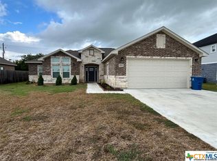 106 Golden Way, Port Lavaca, TX 77979