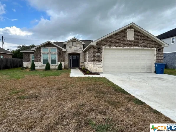 106 Golden Way, Port Lavaca, TX 77979