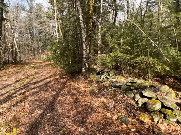 299 Pill Dr, Becket, MA 01223