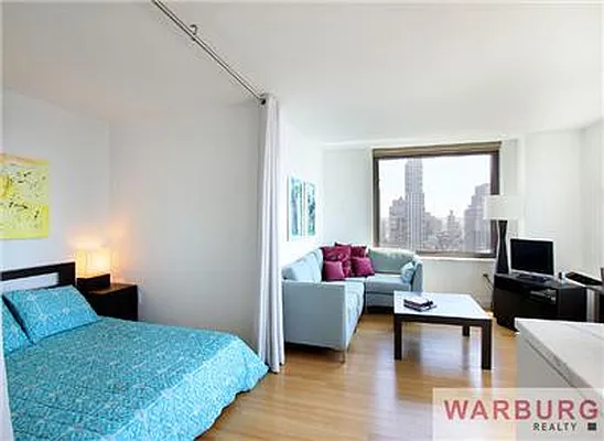 Rented by Warburg | media 133