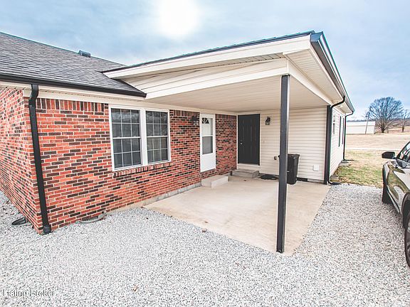 3rd image of 460 Stonehouse Rd