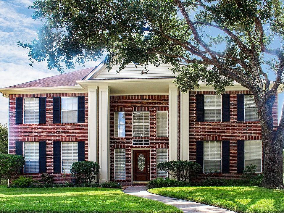 Colonial Home with Columns 