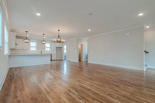 530 Edwin St Photo 1