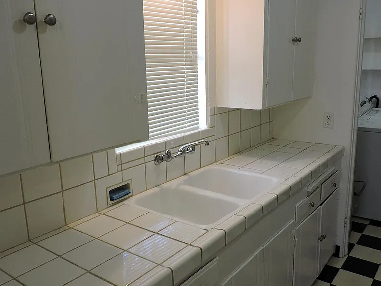 2314 Castro Way — Photo 9