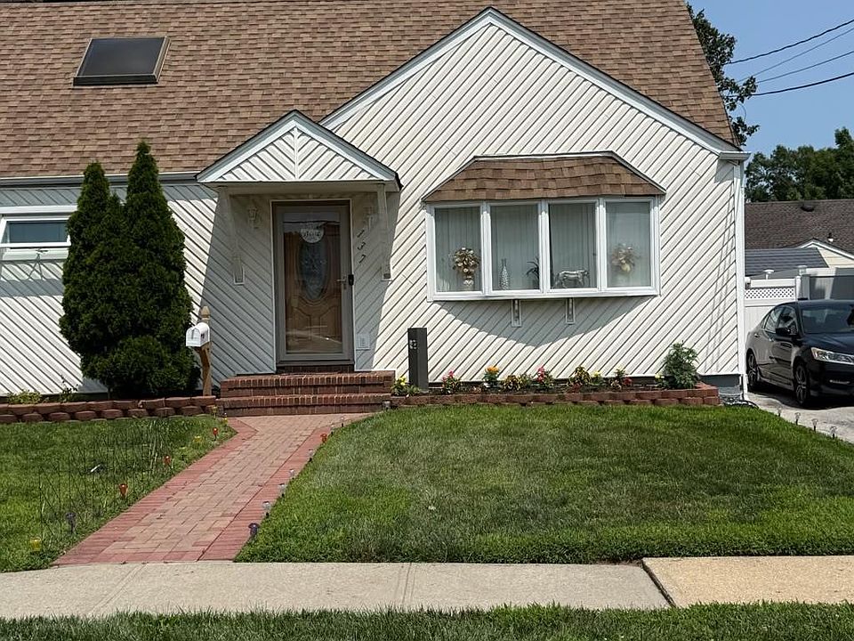 1st image of 137 Walton Avenue