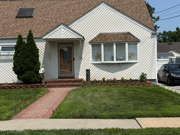 137 Walton Avenue, Uniondale, NY 11553