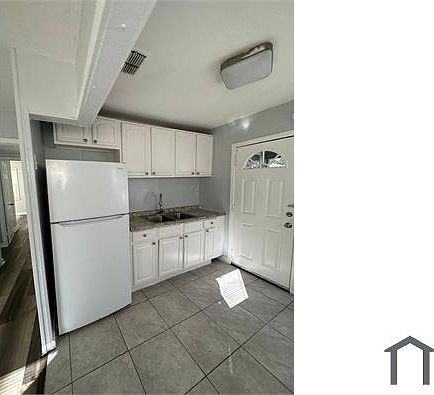 4th image of 1611 W 34th St