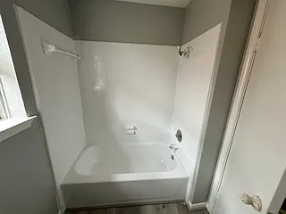 11107 Thorncliff Dr — Photo 4