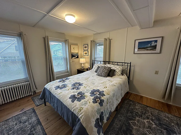 33 Sybil Ave — Photo 11
