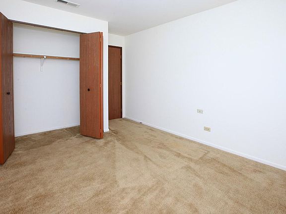 5th image of 716 Waters Edge Dr APT 109