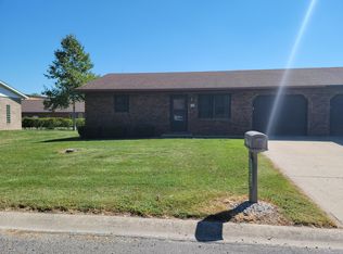 12 N Fillmore St, Trenton, IL 62293