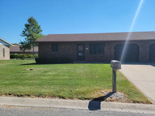 12 N Fillmore St, Trenton, IL 62293