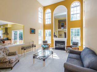 71 Azalea Pl, Piscataway, NJ 08854