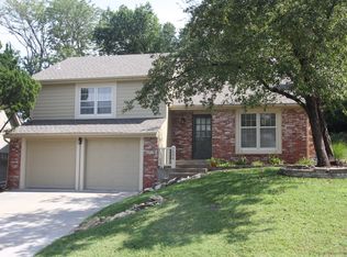 1504 Medinah Cir, Lawrence, KS 66047