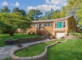 8332 State Line Rd, Leawood, KS 66206