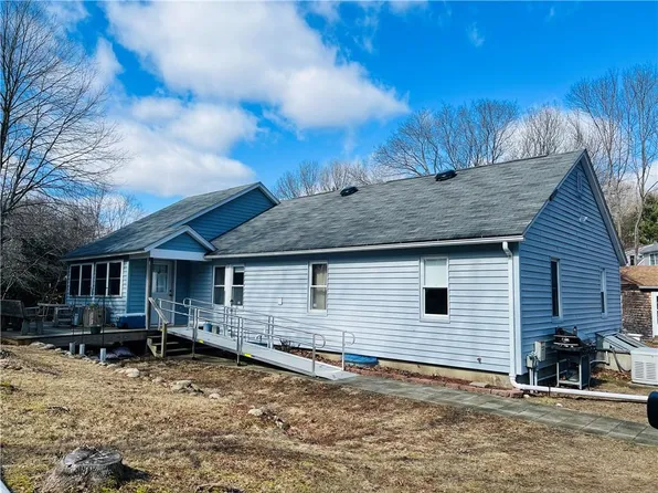 80 Flagg Ln, North Kingstown, RI 02852