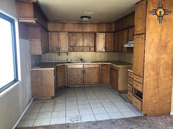 5th image of 417 W Plaza Dr