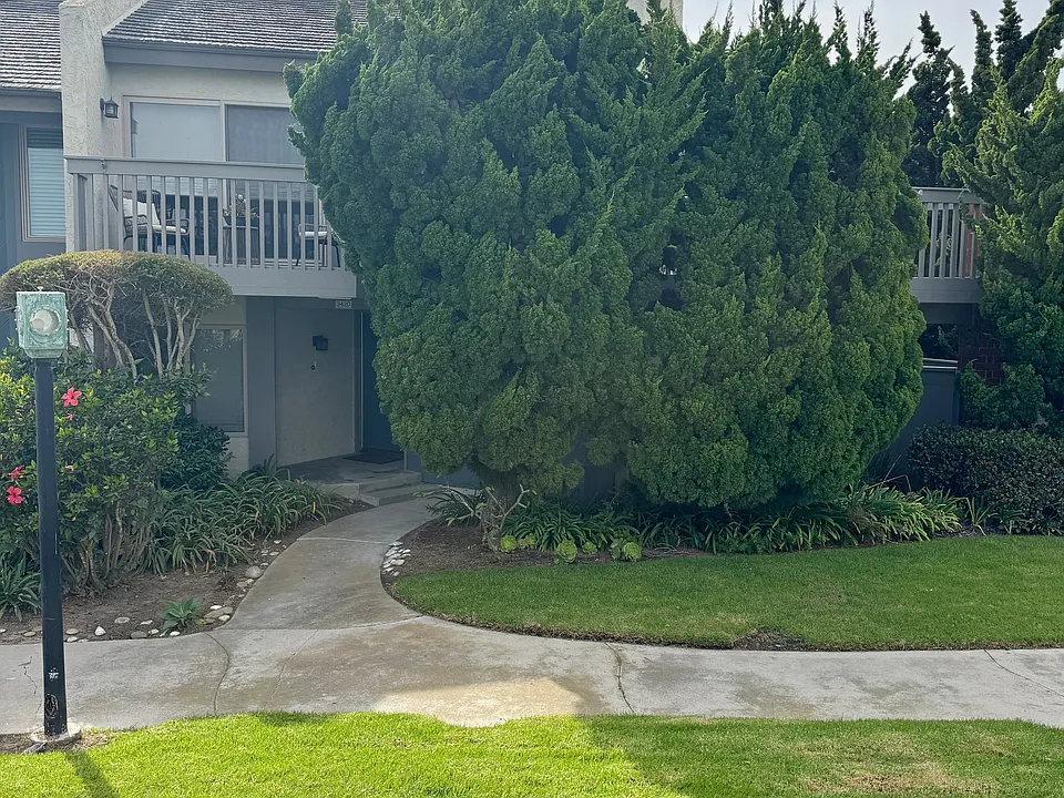 Greenbelt Entry to Townhouse
