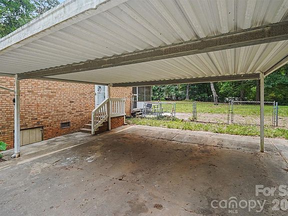 5th image of 213 Bethany Rd