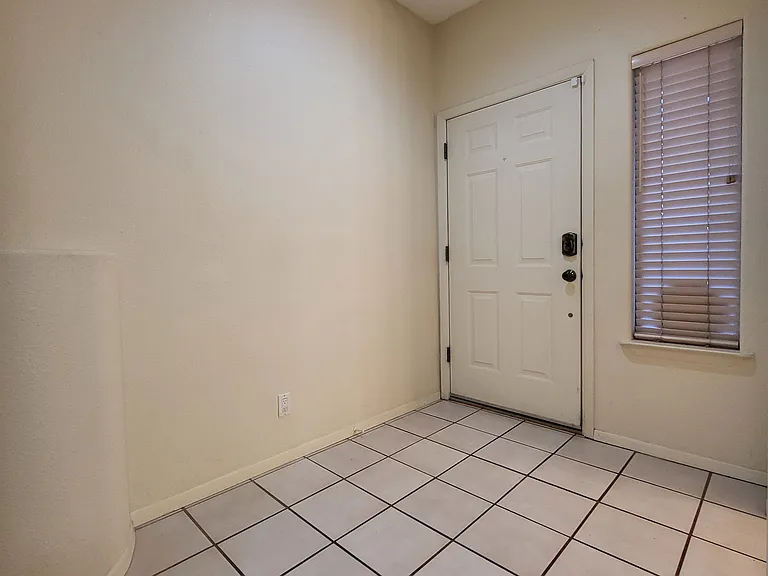 4211 Pitt St NE — Photo 9
