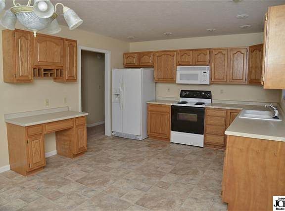 3rd image of 505 Hannahs Ct